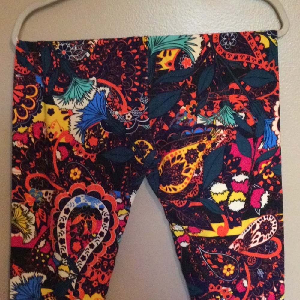 Brand new Lularoe Leggings, size TC, Paisley Pattern- orange, yellow, green